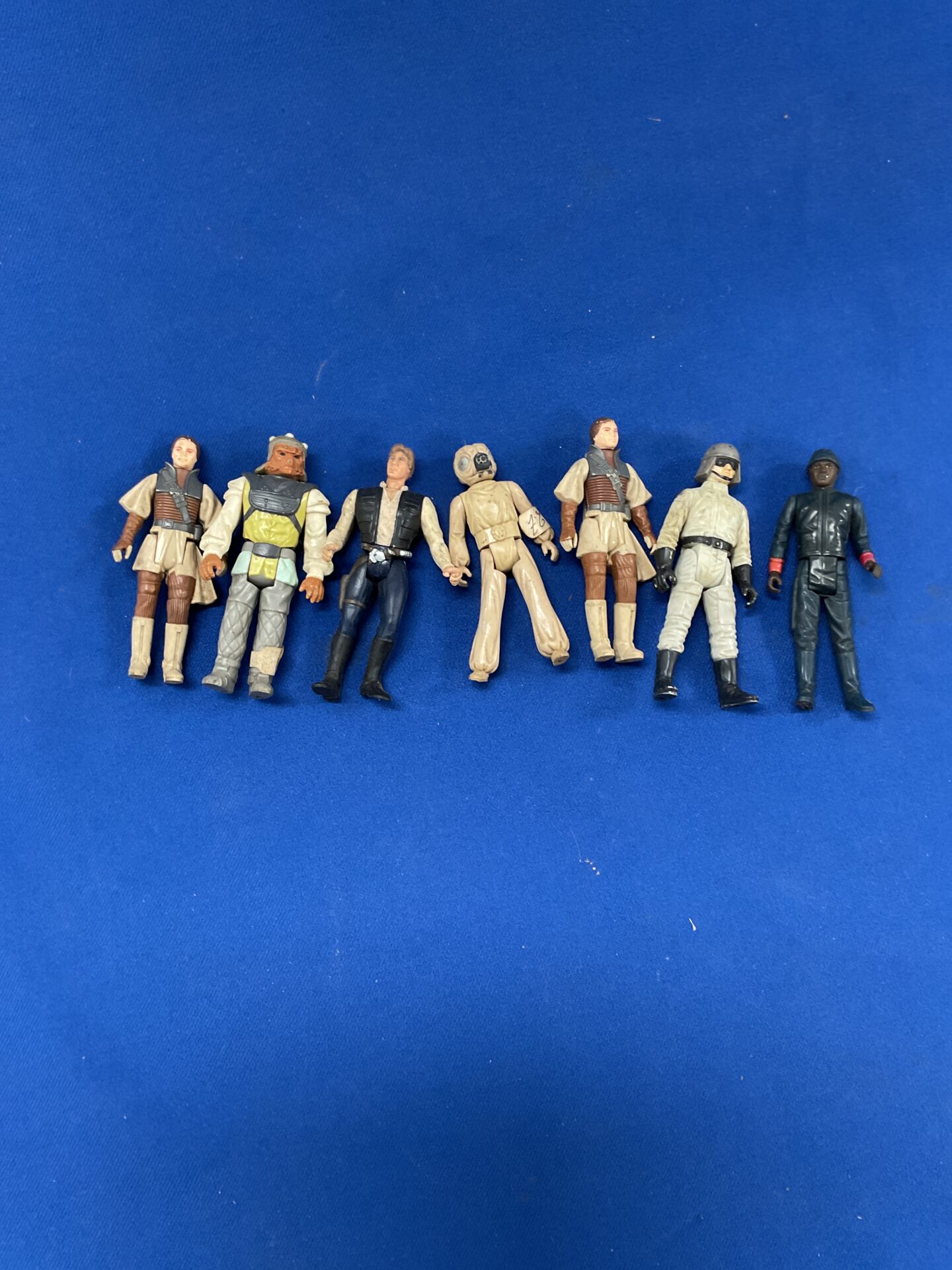 424 Selection of vintage Lfl star wars figurines inc 1980s