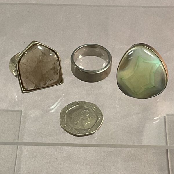 Clear stone silver ring, vintage jewellery.