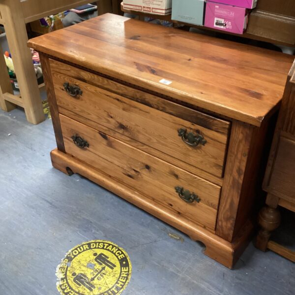 Vintage oak chest of drawers with three drawers.