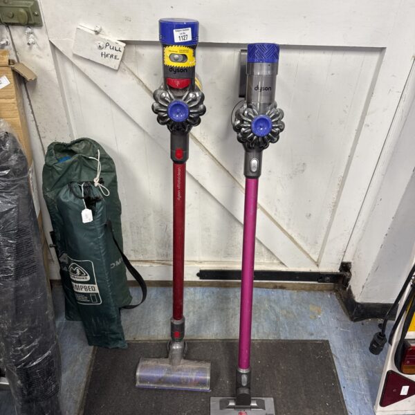 Pair of Dyson cordless vacuums for spares or repair.