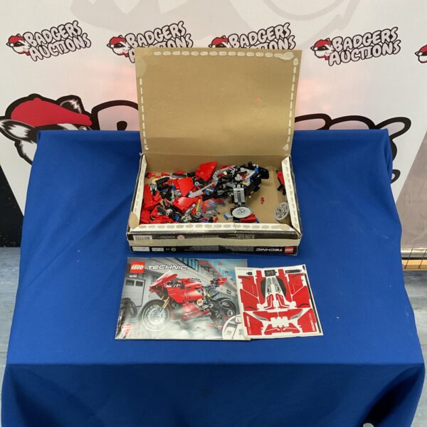 Lego Technic Ducati Panigale V4 R box, incomplete building set.