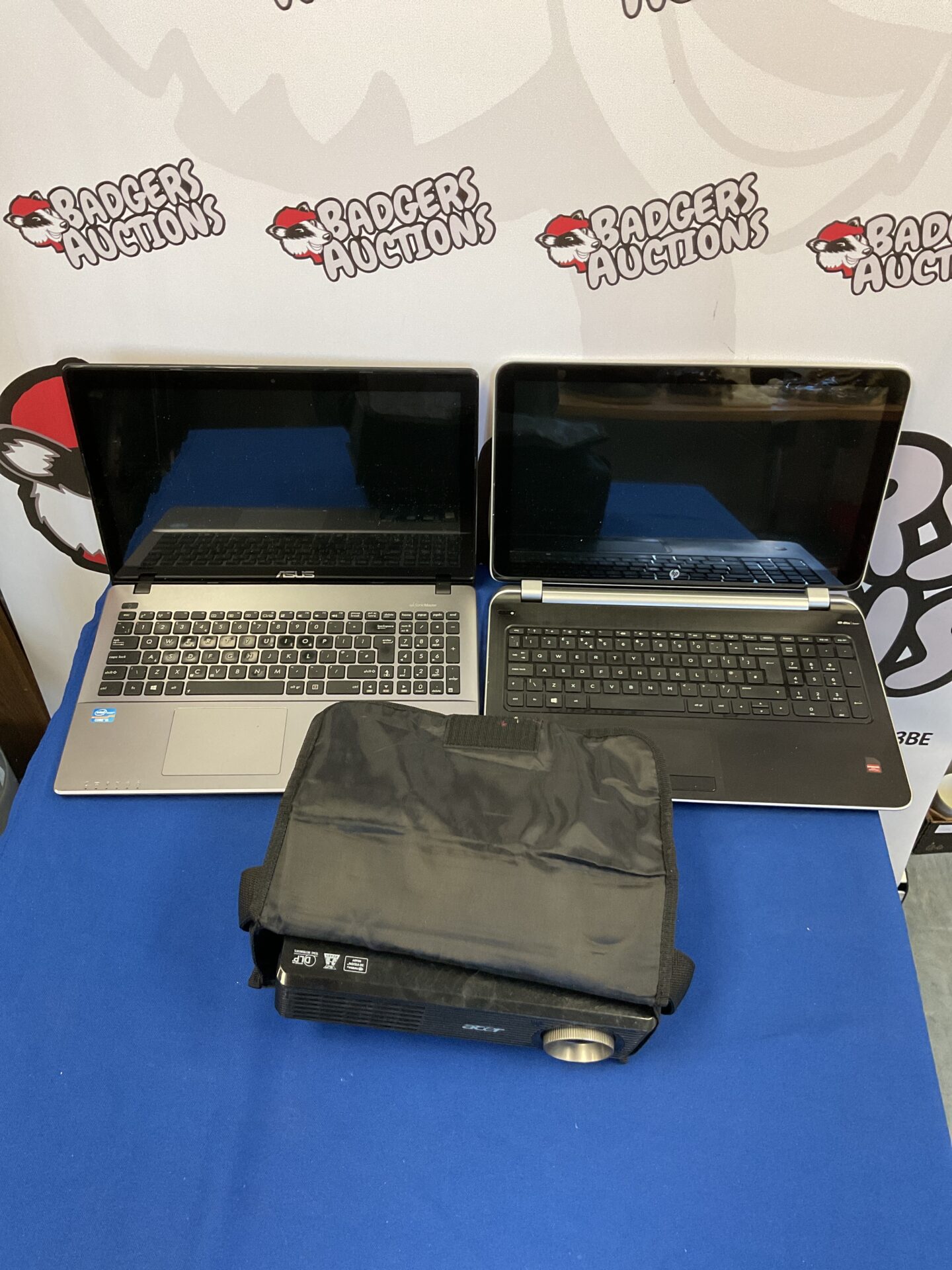 167 Two laptops & Acer projector inc asus x550c