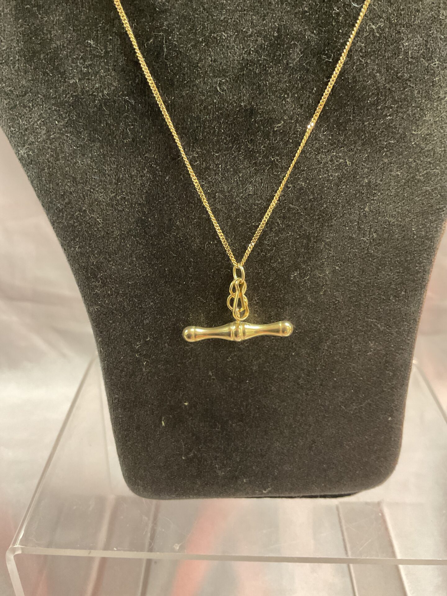 964 9ct gold T bar 18” necklace 2.6g