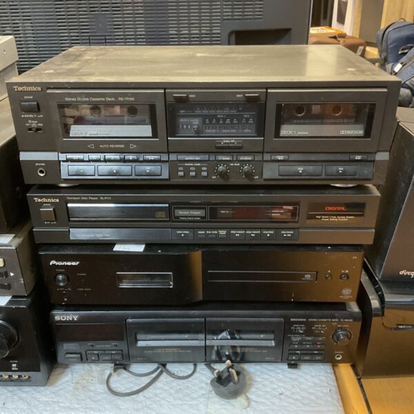 Vintage Technics RS-TR165 double cassette deck in used condition.