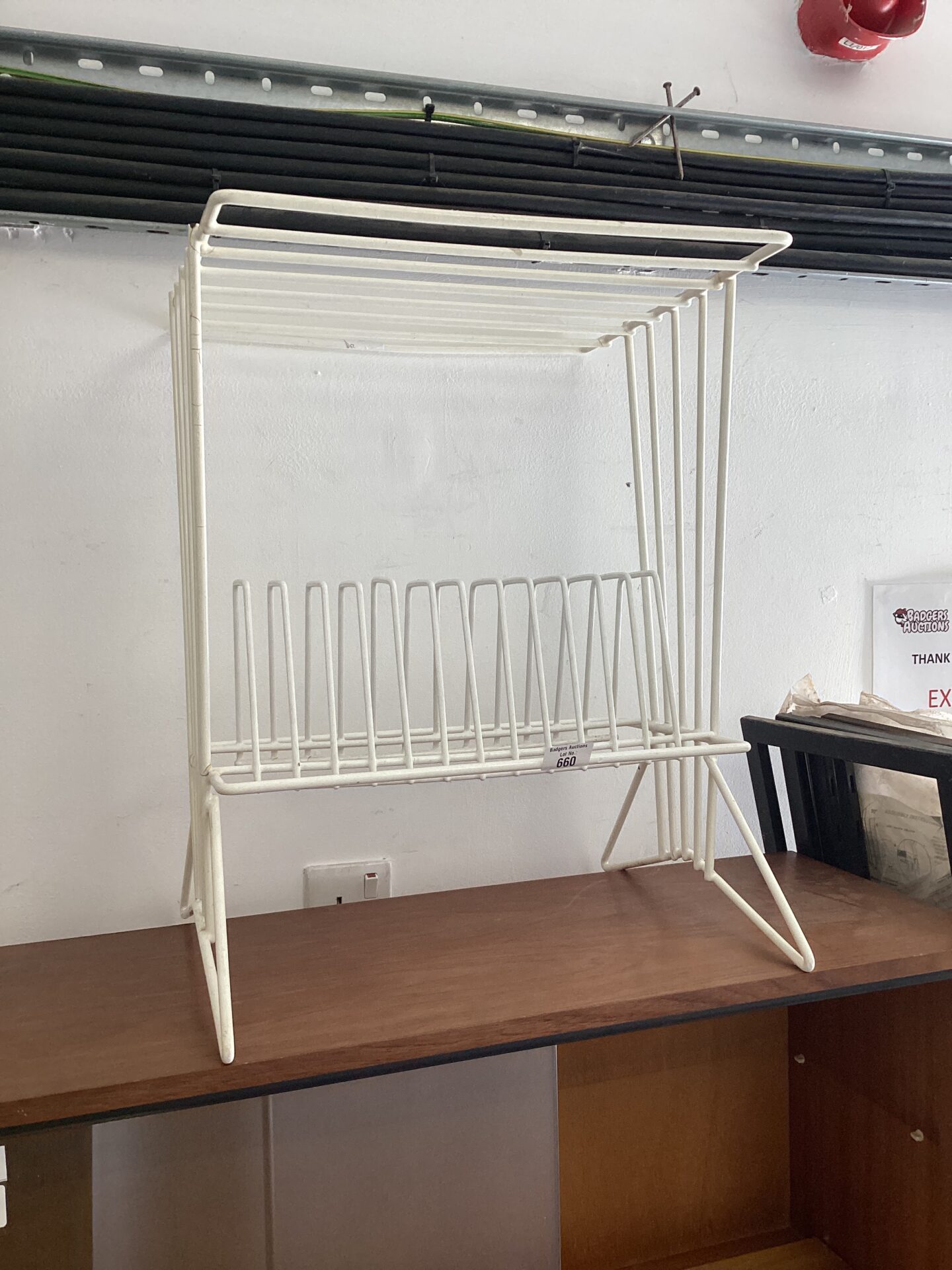 660 retro vinyl rack