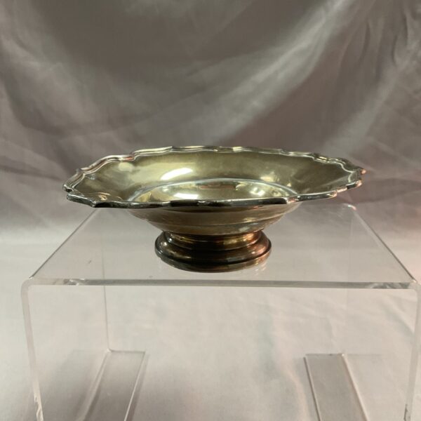 Hallmarked silver Bon Bon pedestal dish 63.9g 4.5” dia