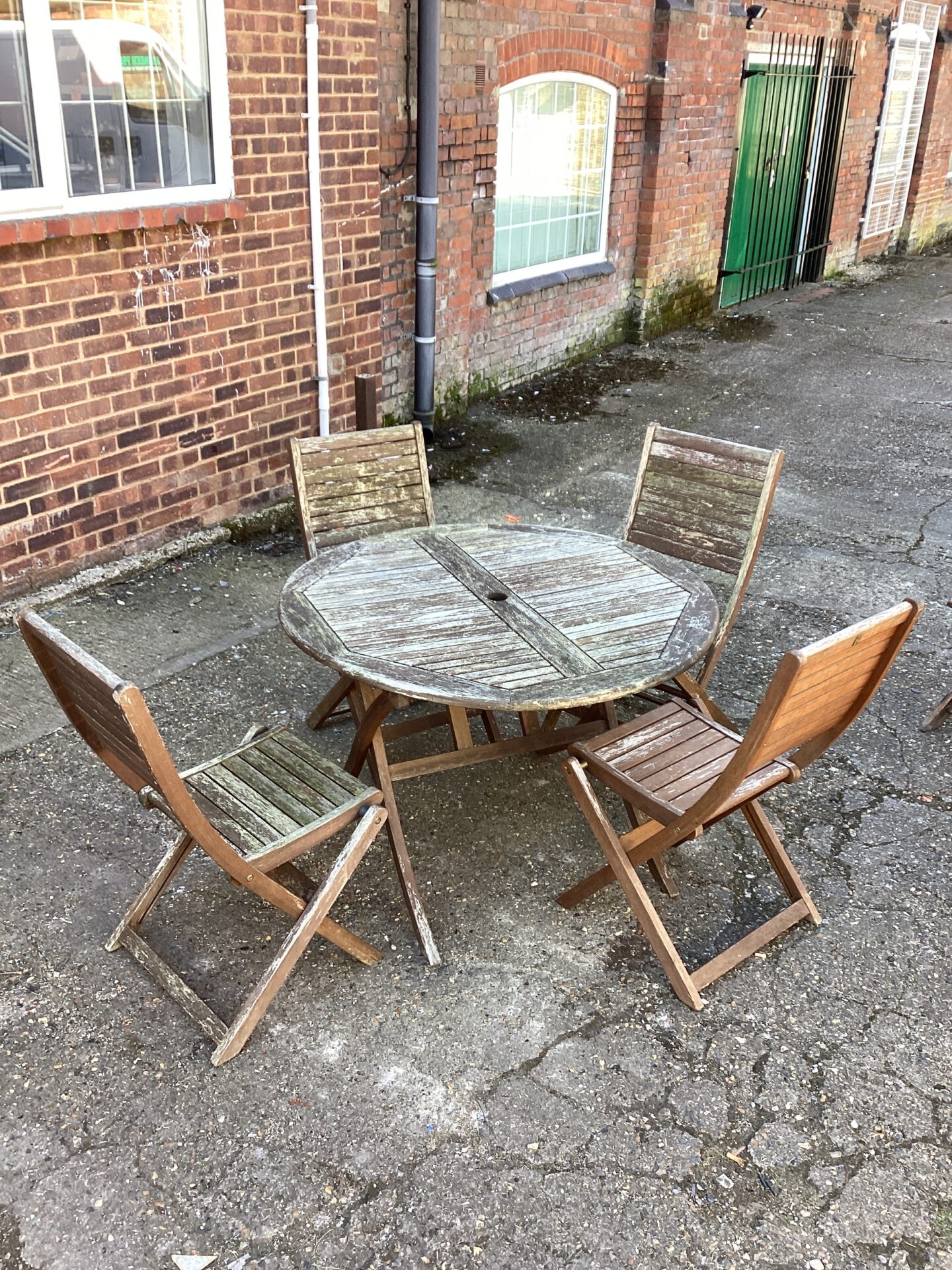 1287 Teak Garden Table and Four Chairs