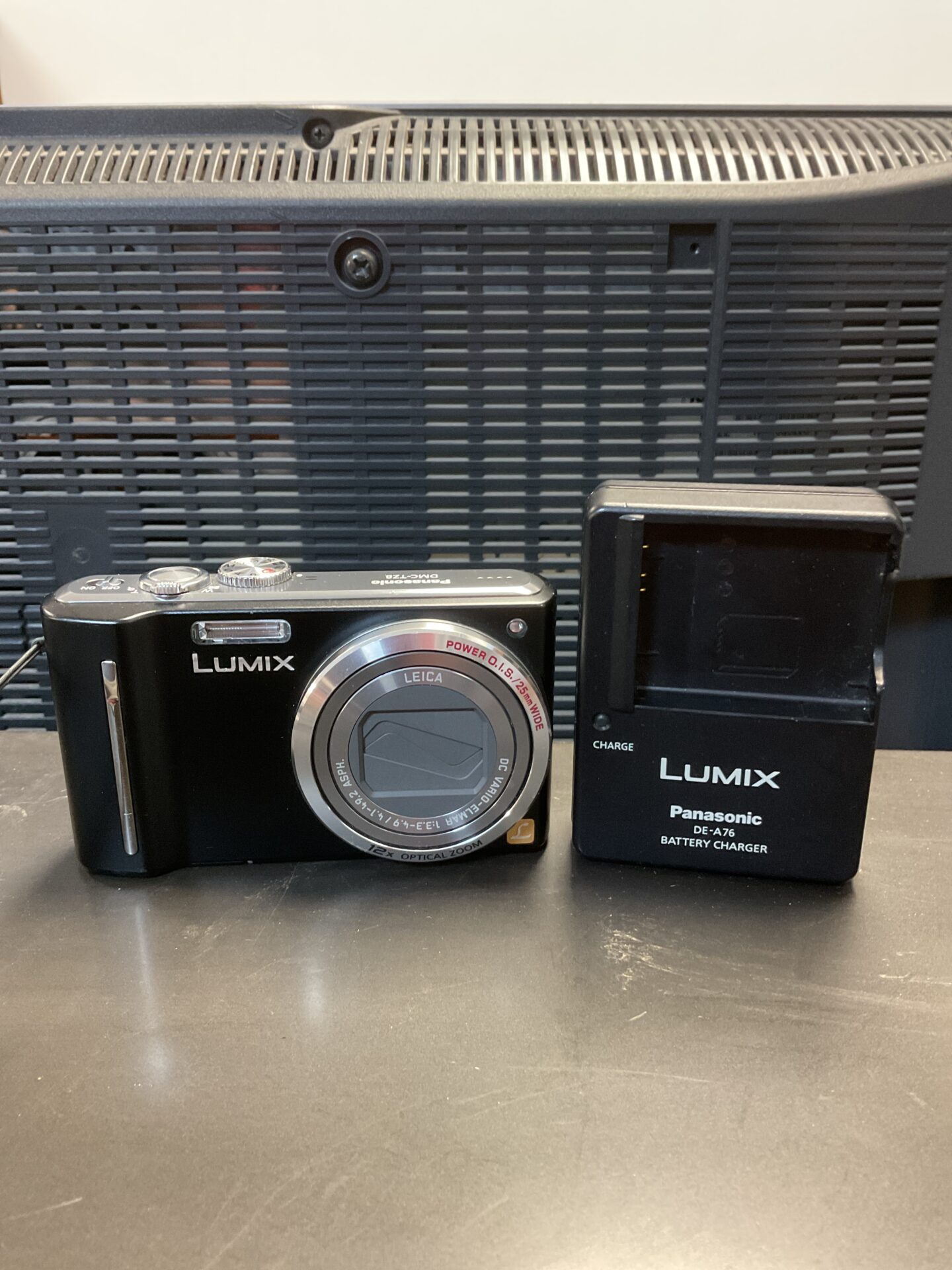 215 Panasonic lumix dmc-tz8 digital camera