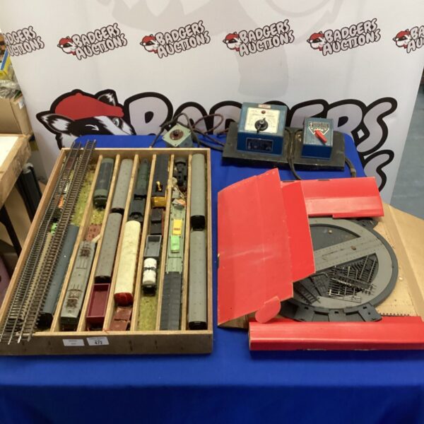 Vintage Hornby train set with Marklin power gauge and carriages.