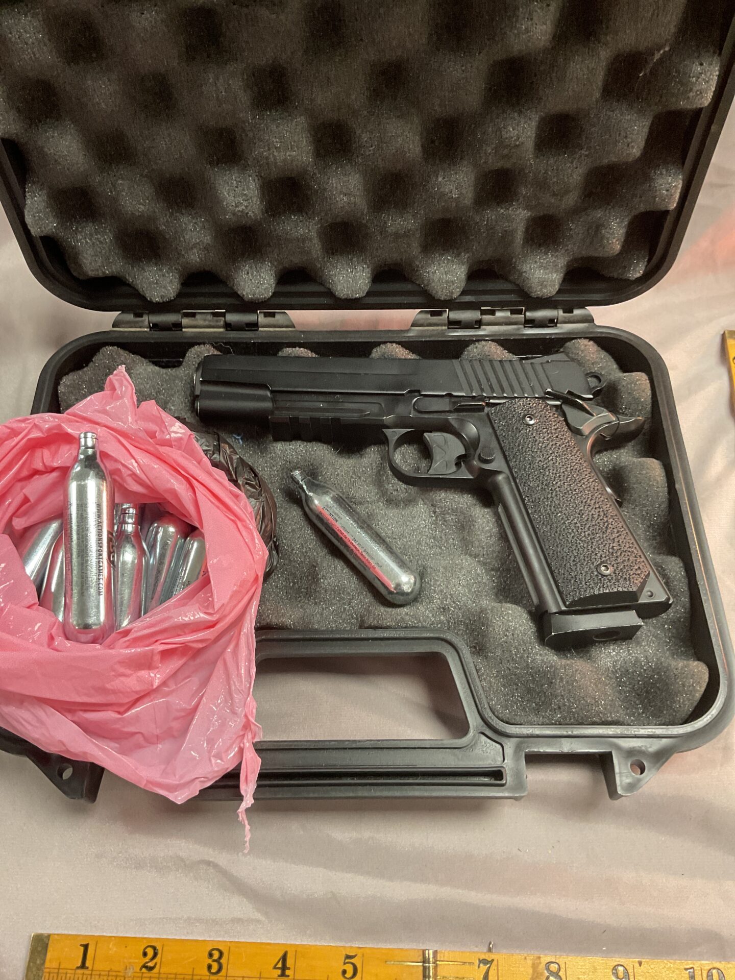917 Co2 .177 cal Bb pistol in case with gas and Bb,s