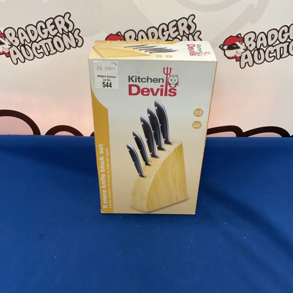Kitchen Devils knife block set with stainless steel knives.