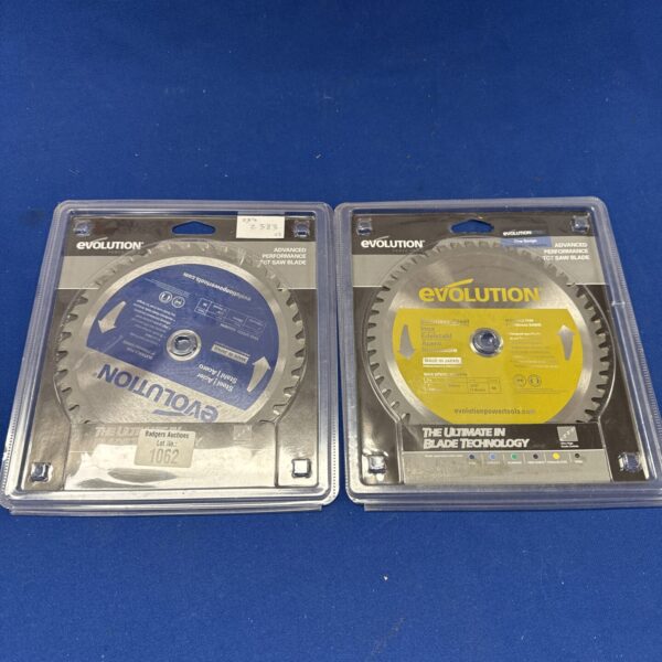 New Evolution 180mm saw blades in packaging, ideal for circular saws.