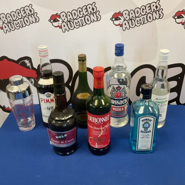 Mixed alcohol lot including Bols Creme de Cassis and Pim No.1.