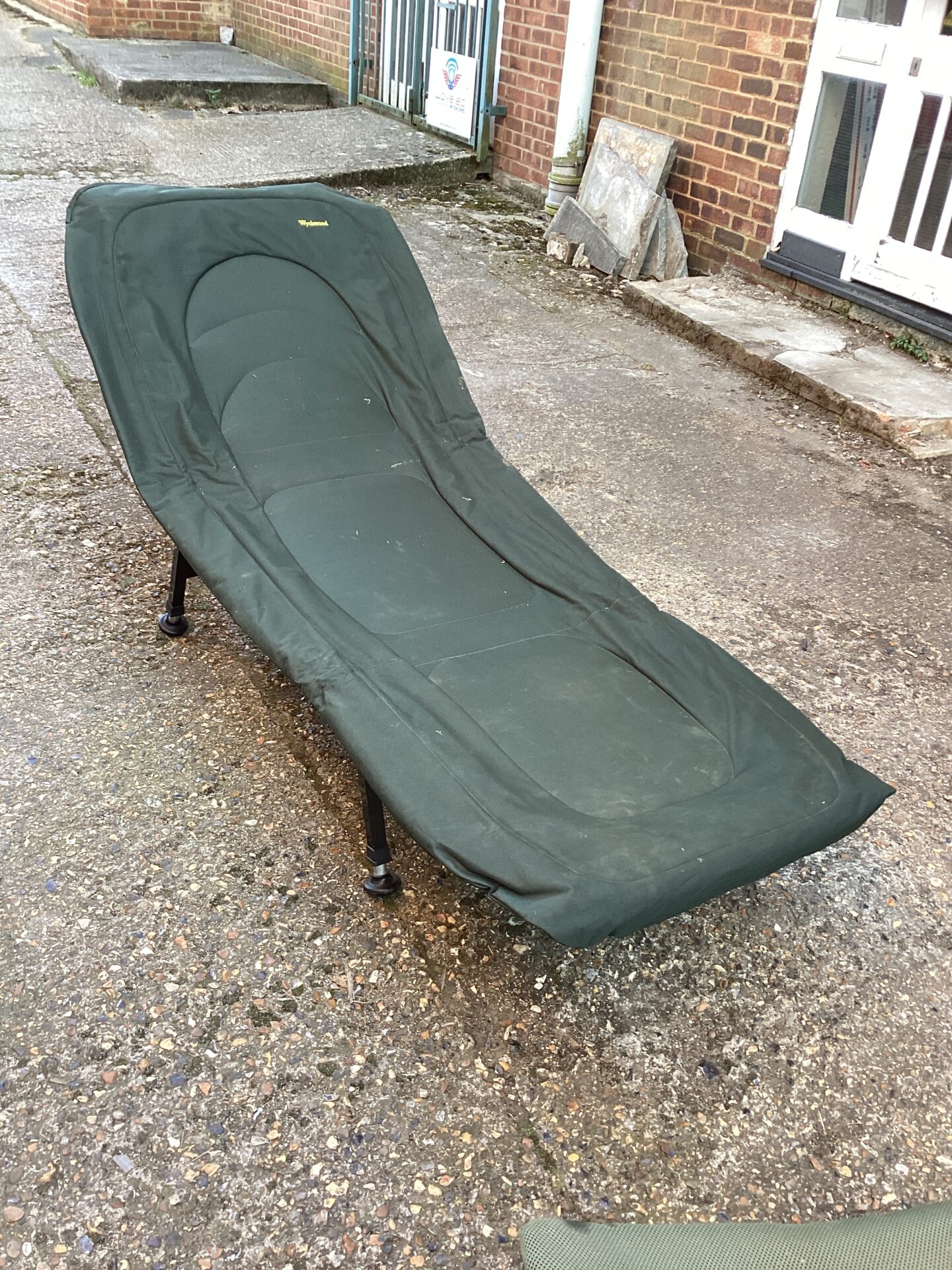 1254 Wychood Camp bed