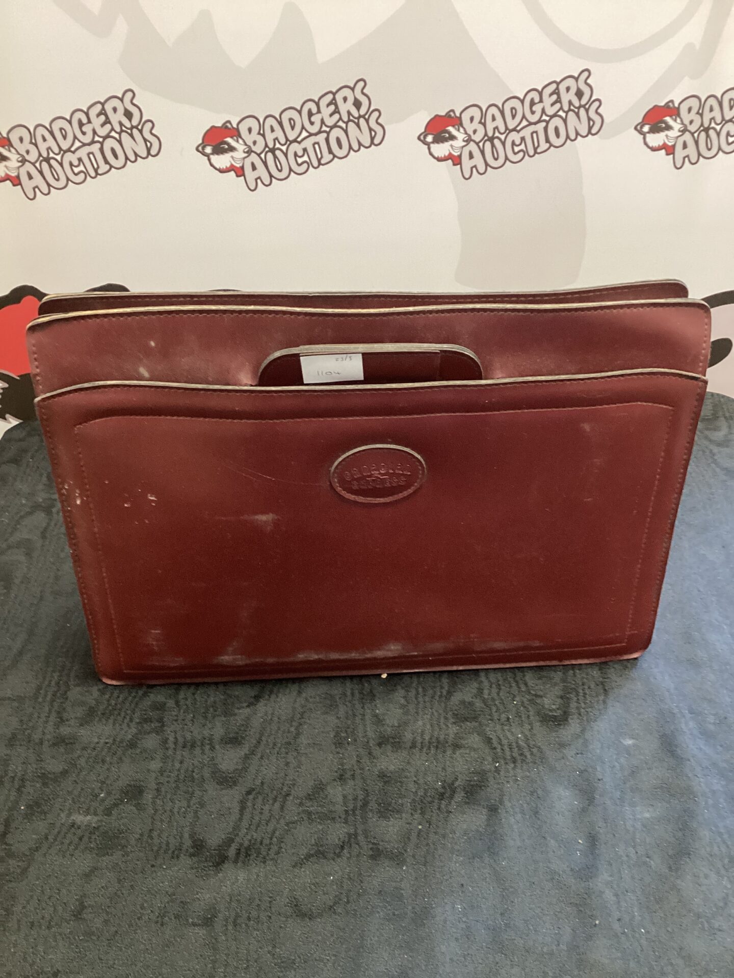 557 Canadian express leather bag