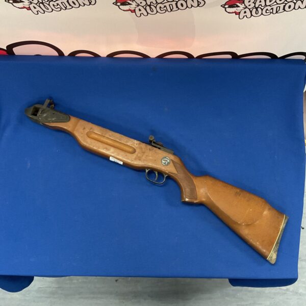 Front view of a vintage Barnett Wildcat crossbow body.