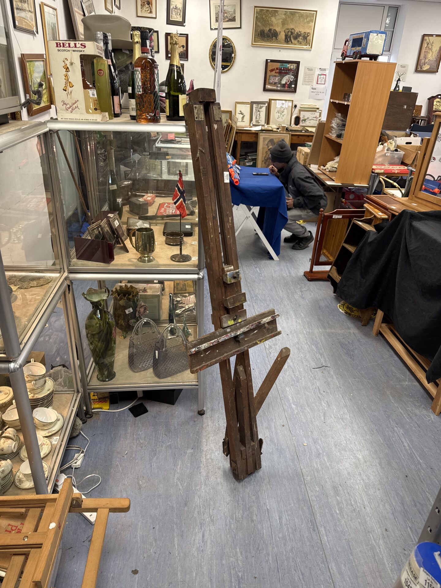 1035 Large antique artists easel
