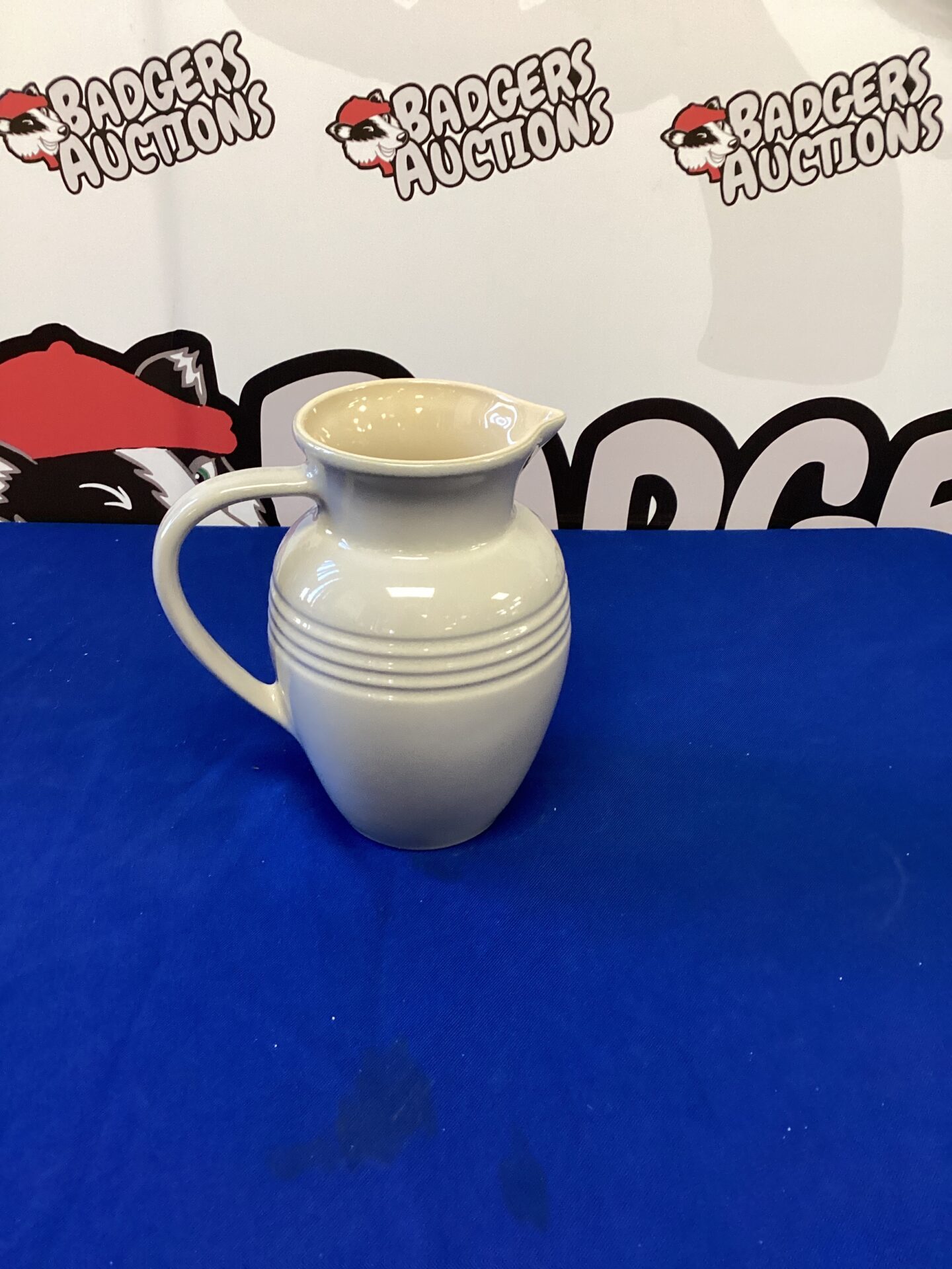 356 Le Crueset 15-11 Jug