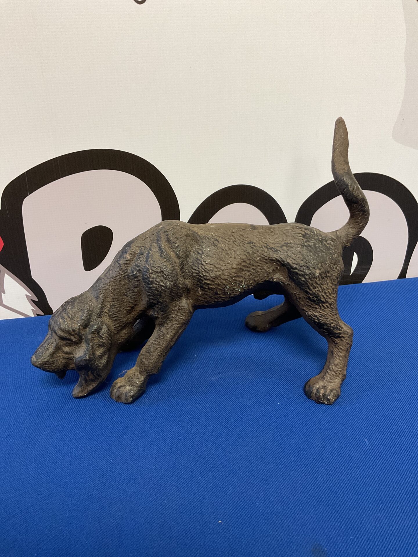 055 Antique cast iron blood hound doorstop