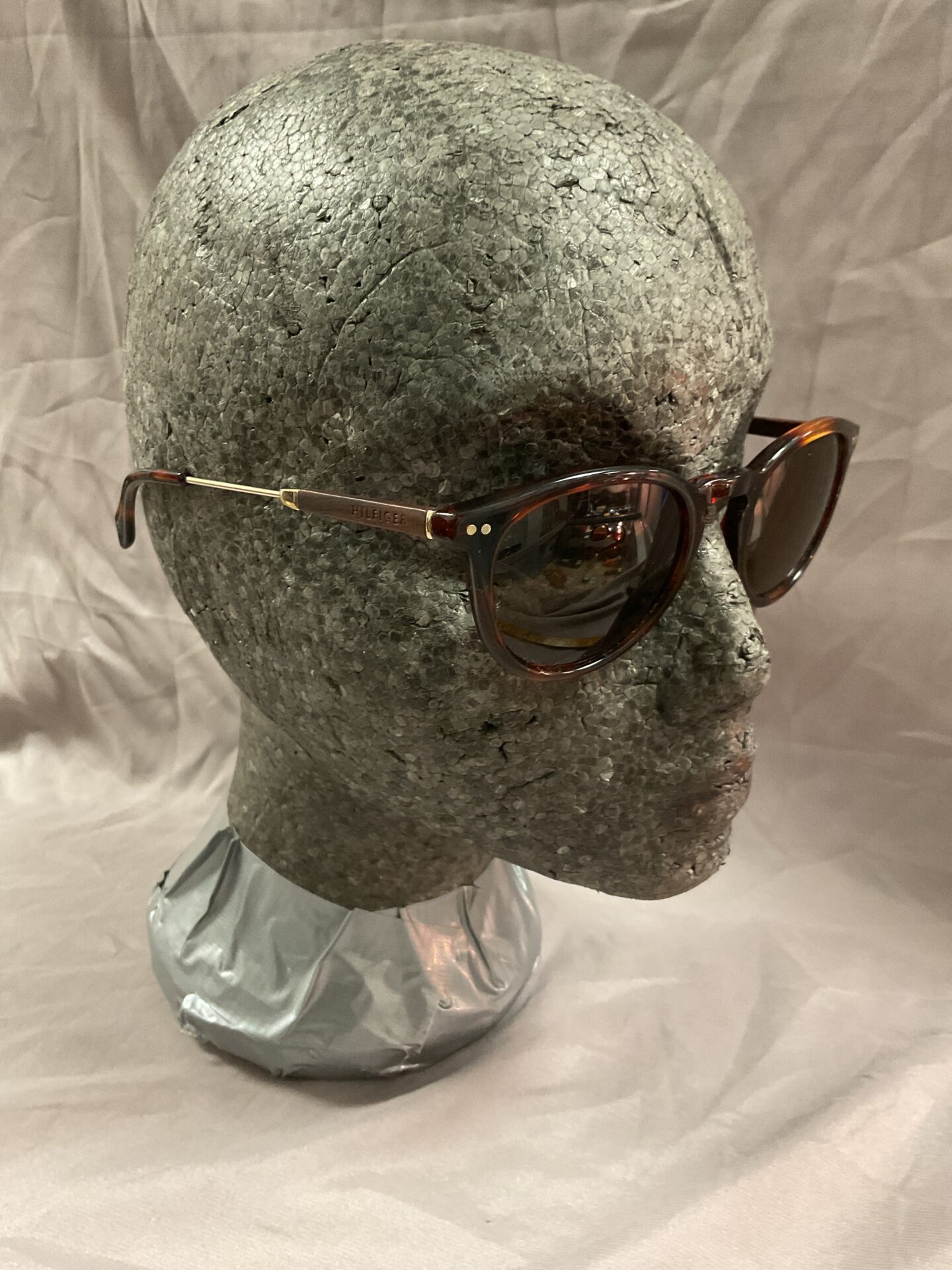 881 Pair of Hilfiger sunglasses