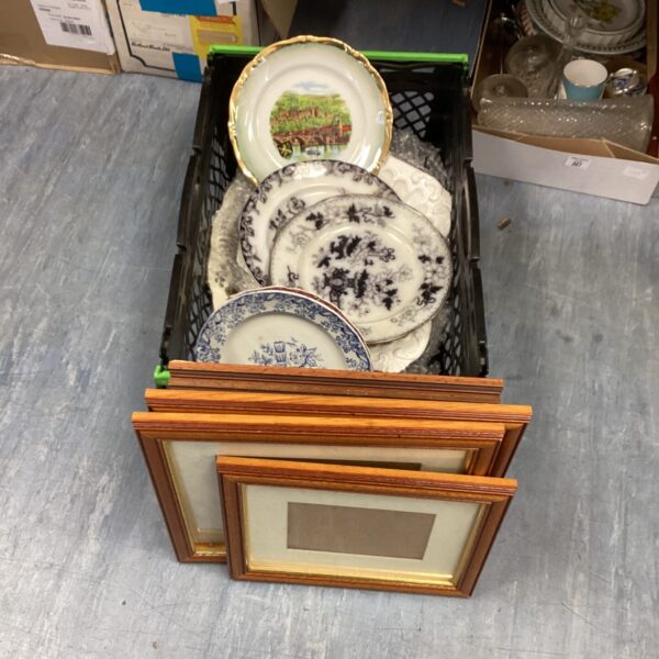 Mixed lot of vintage collectible plates and new picture frames.