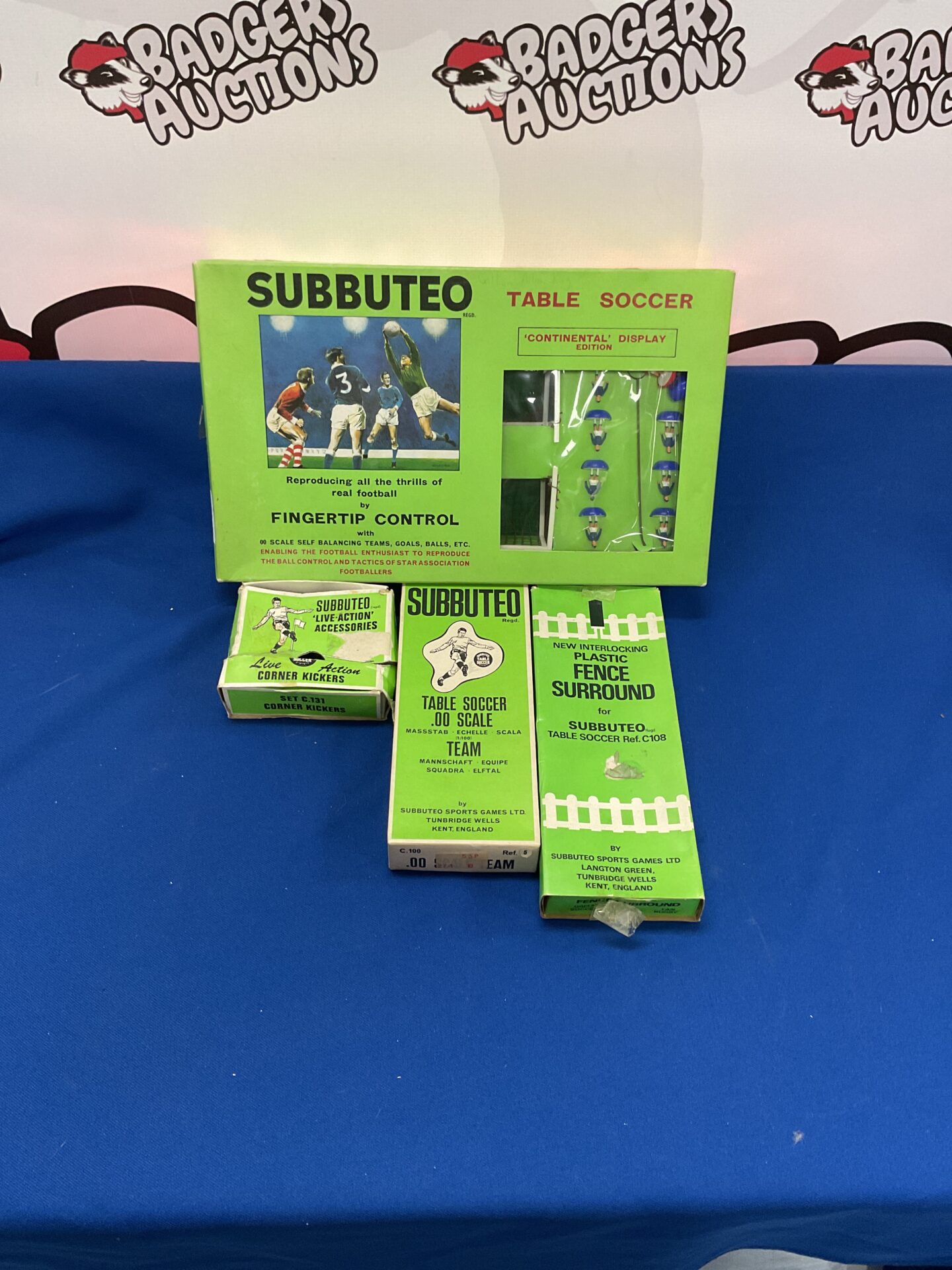 421 Vintage boxed subbuteo sets inc continental display edition, fence surround and team