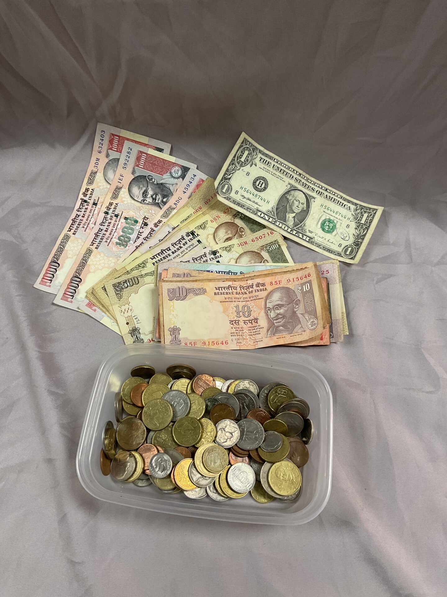 903 Tub of mixed euro coins and Indian notes