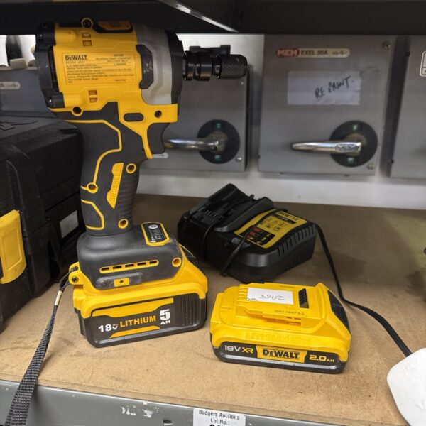 Dewalt DCF850 18V cordless impact driver kit with batteries.