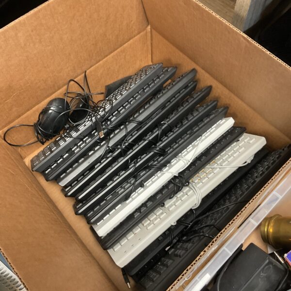 Lot of used USB computer keyboards for spares and repairs.