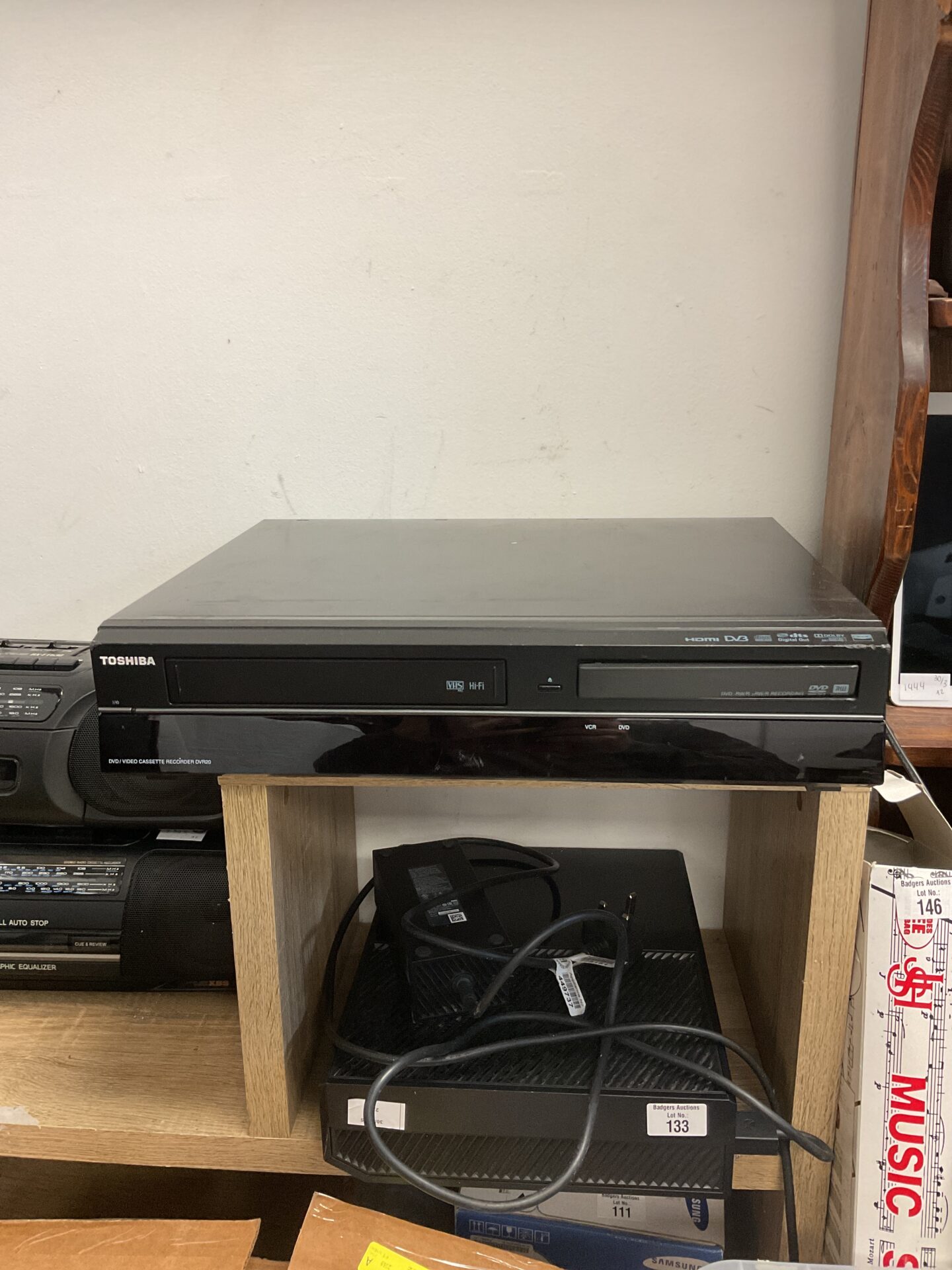 132 Toshiba dvr20 dvd vhs combo no remote