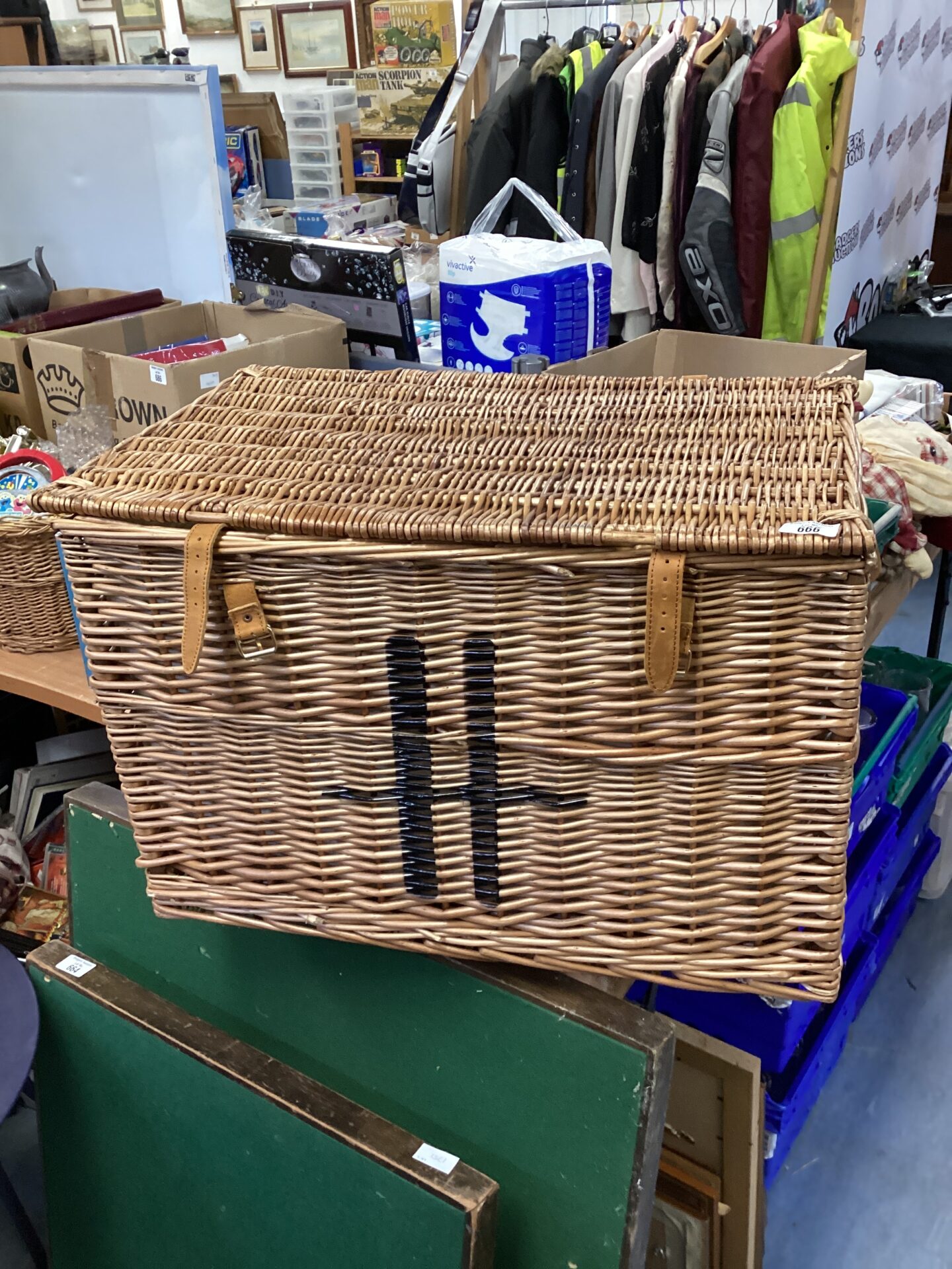 666 Harrods style wicker basket