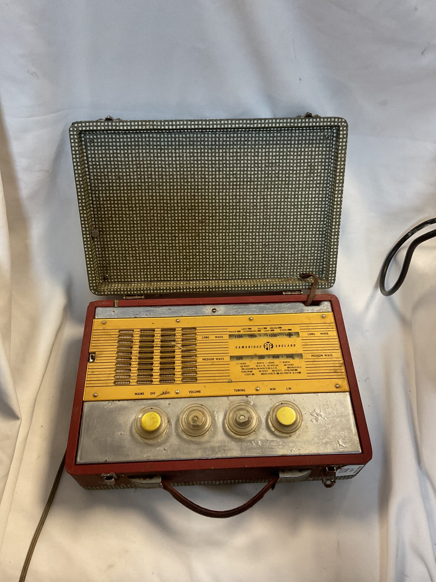 192 Pye Cambridge transistor radio