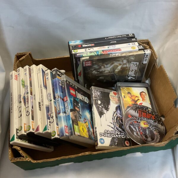 Mixed lot of console games including PS3 and Nintendo Wii titles.