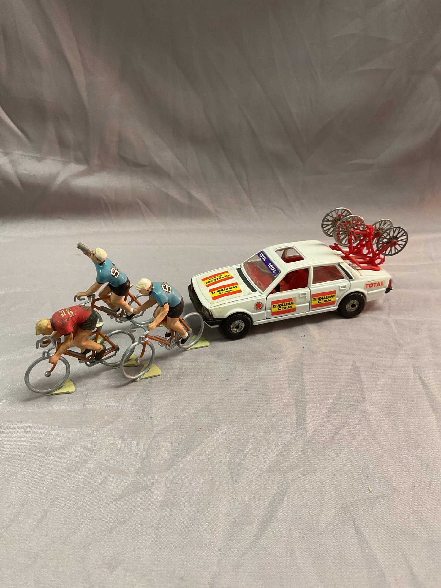 950 corgi tour de france diecast set