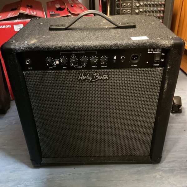 Harley Benton HB-40B bass amplifier, compact practice amp.