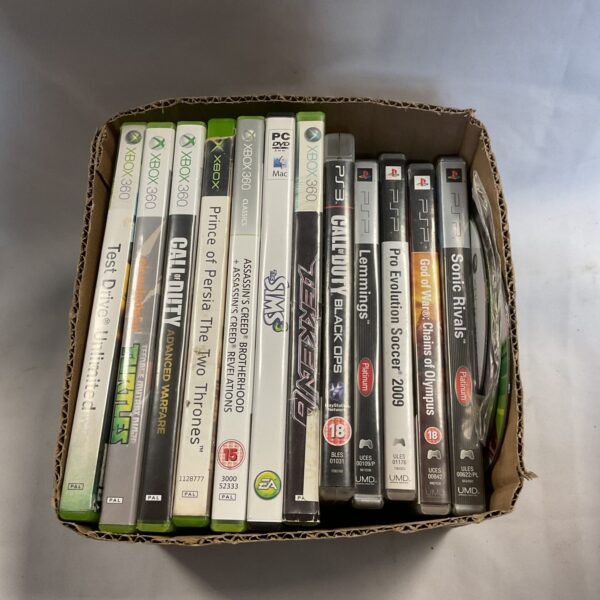 Mixed lot of Xbox 360 and PS3 games including TMNT.