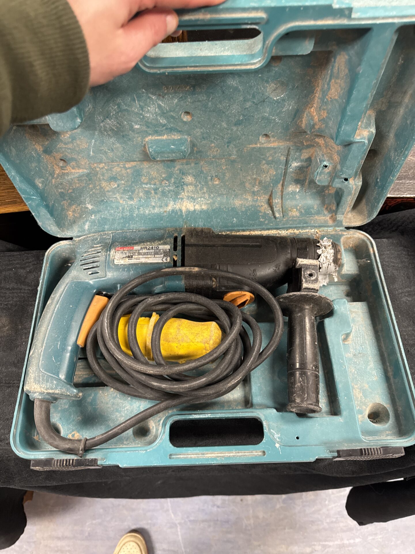 1041 Makita hr2410 110v drill – untested