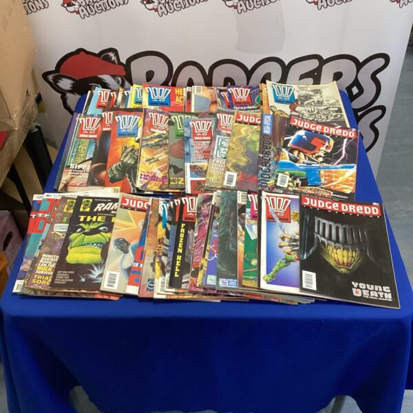Large lot of vintage 2000AD Judge Dredd comics for collectors.