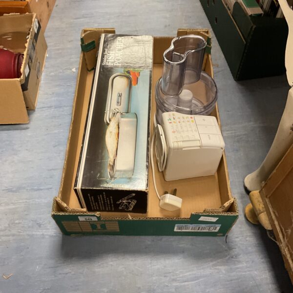 Vintage fish poacher and Moulinex food processor kitchen lot.
