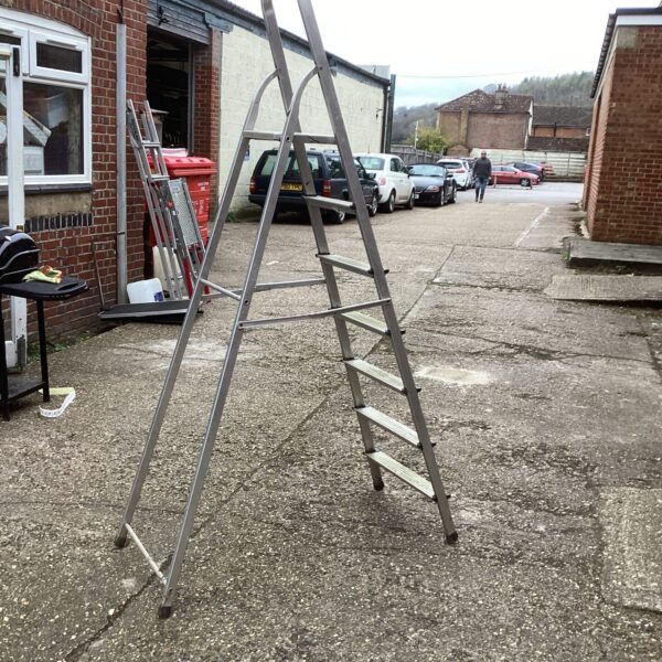 Berkray aluminium step ladder, 6ft, for DIY and home use.