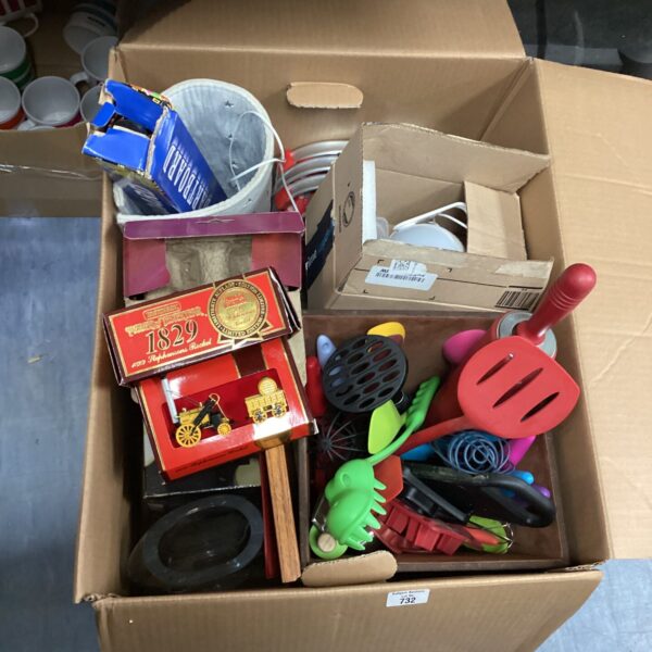 Mixed lot of kitchenware and toys including a projector lamp.