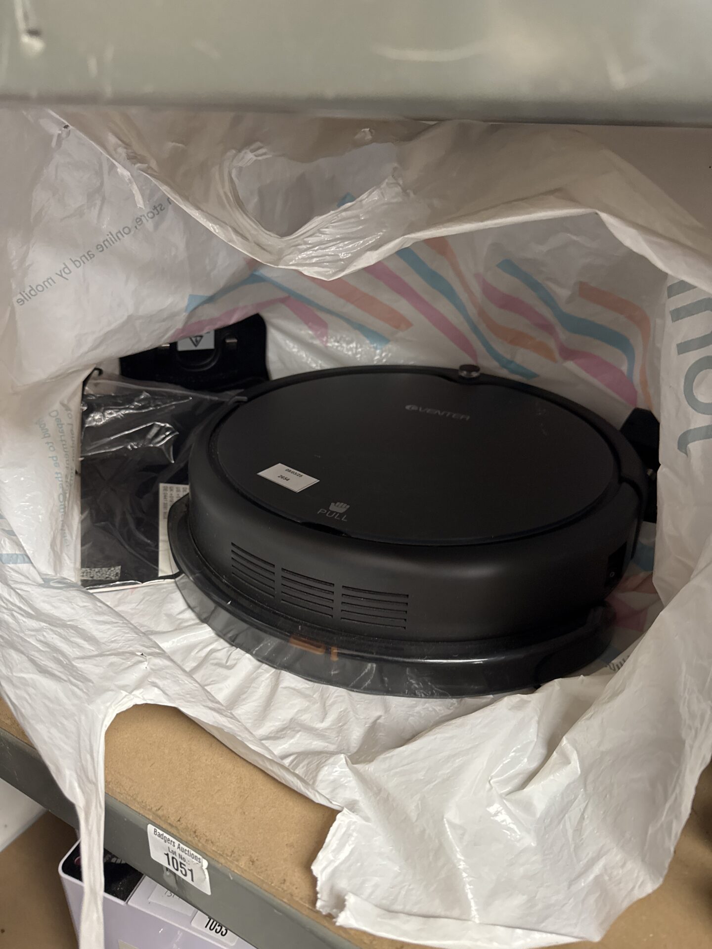 1051 Eventer robotic hoover with cradle & charger – untested
