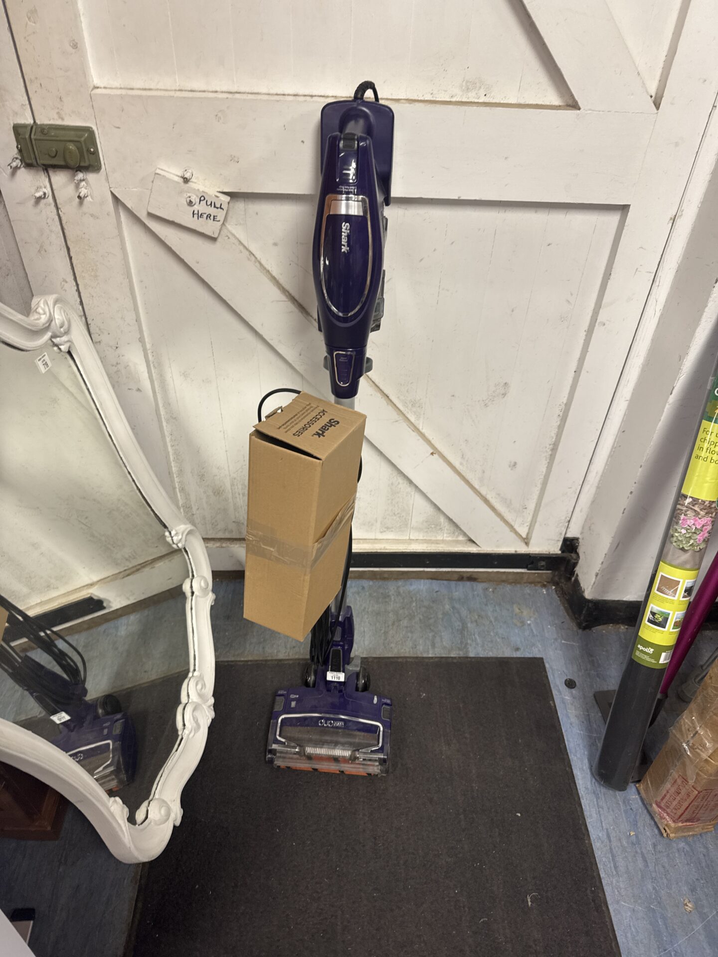 1110 Shark duoclean corded hoover with attachments – working