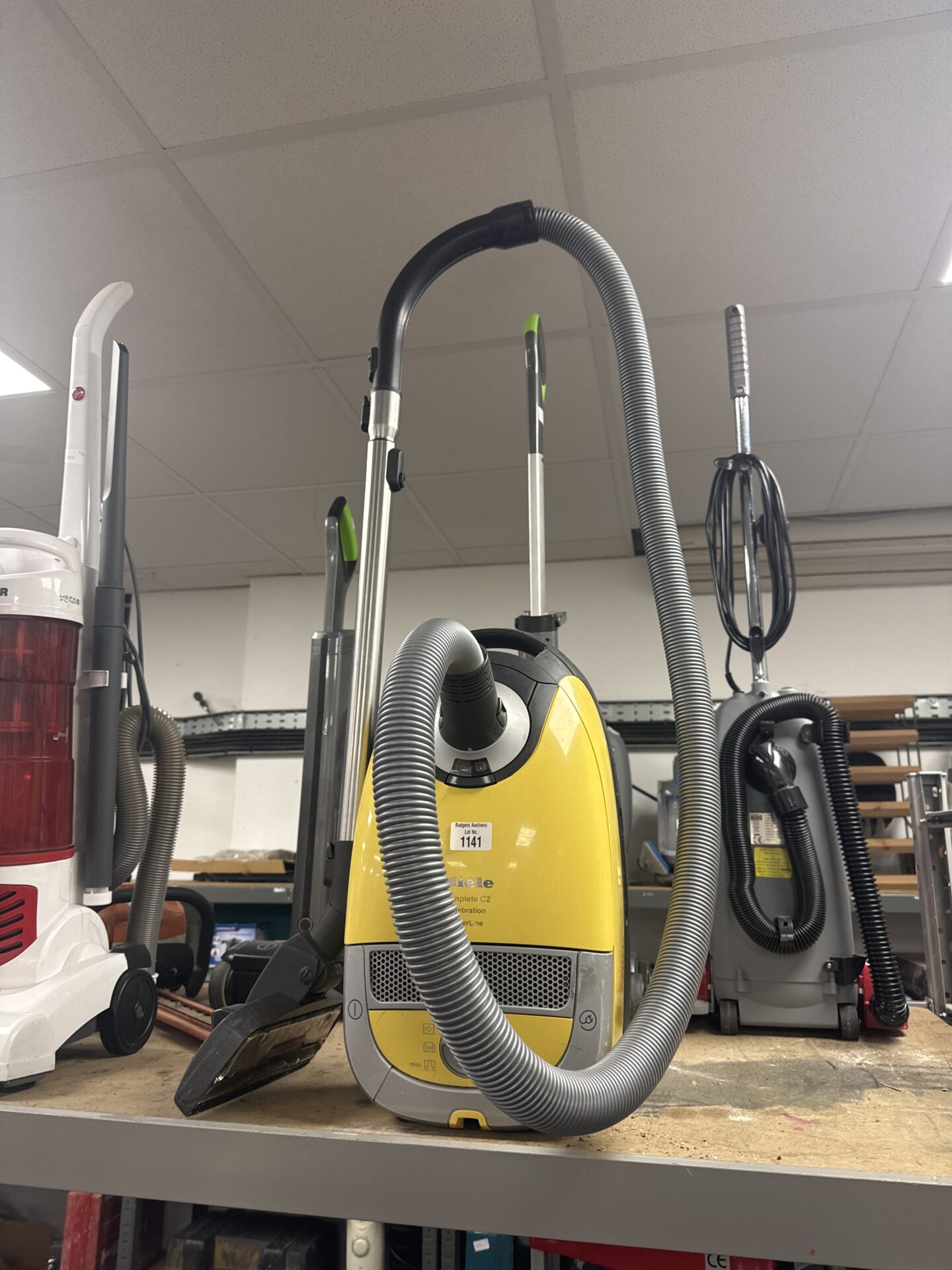 1141 Miele complete c2 compact hoover