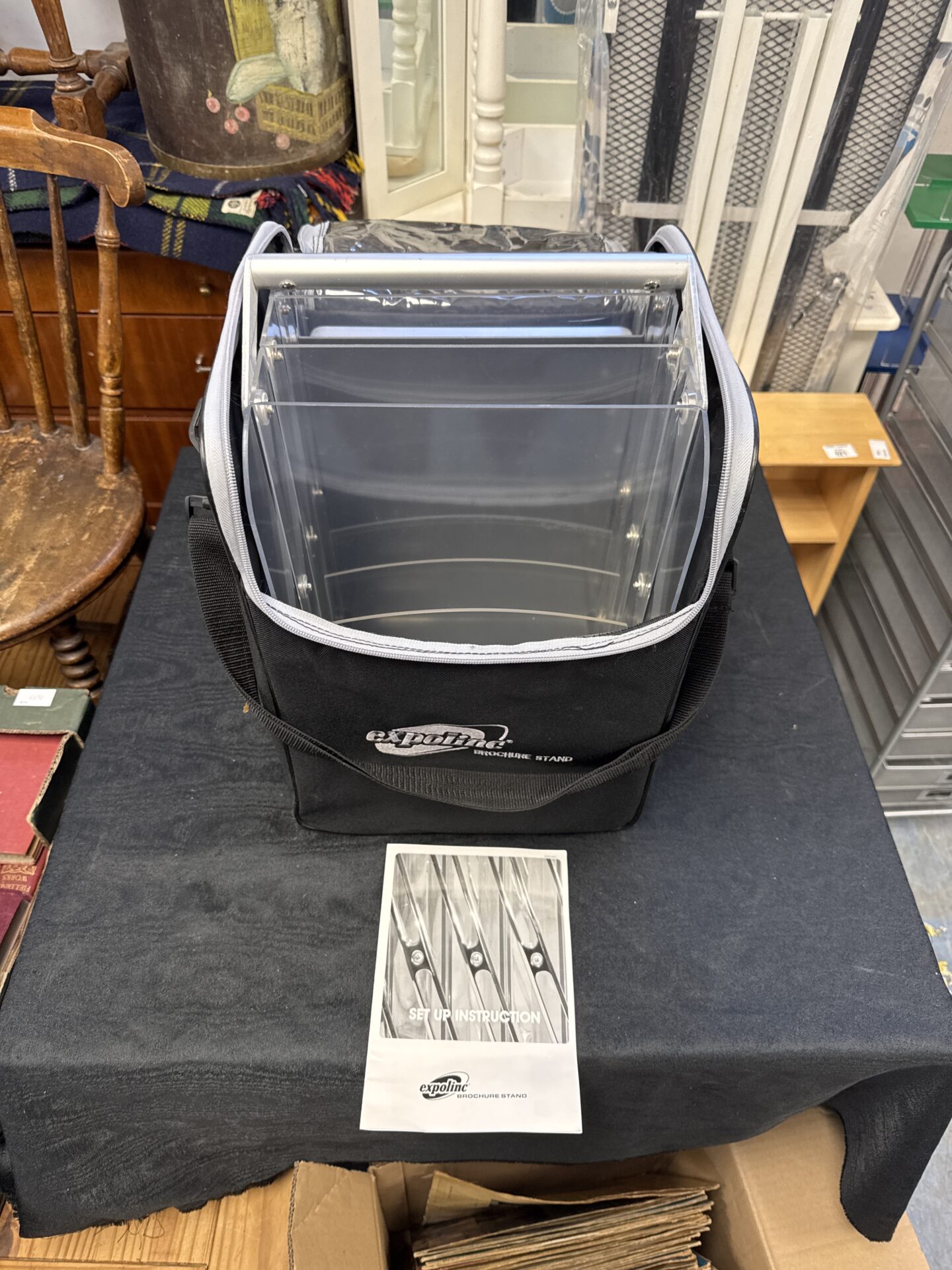 1118 Expolinc professional events brochure stand in carry case