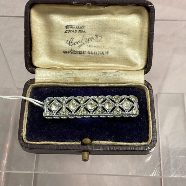 Vintage Art Deco bar brooch in original presentation box.