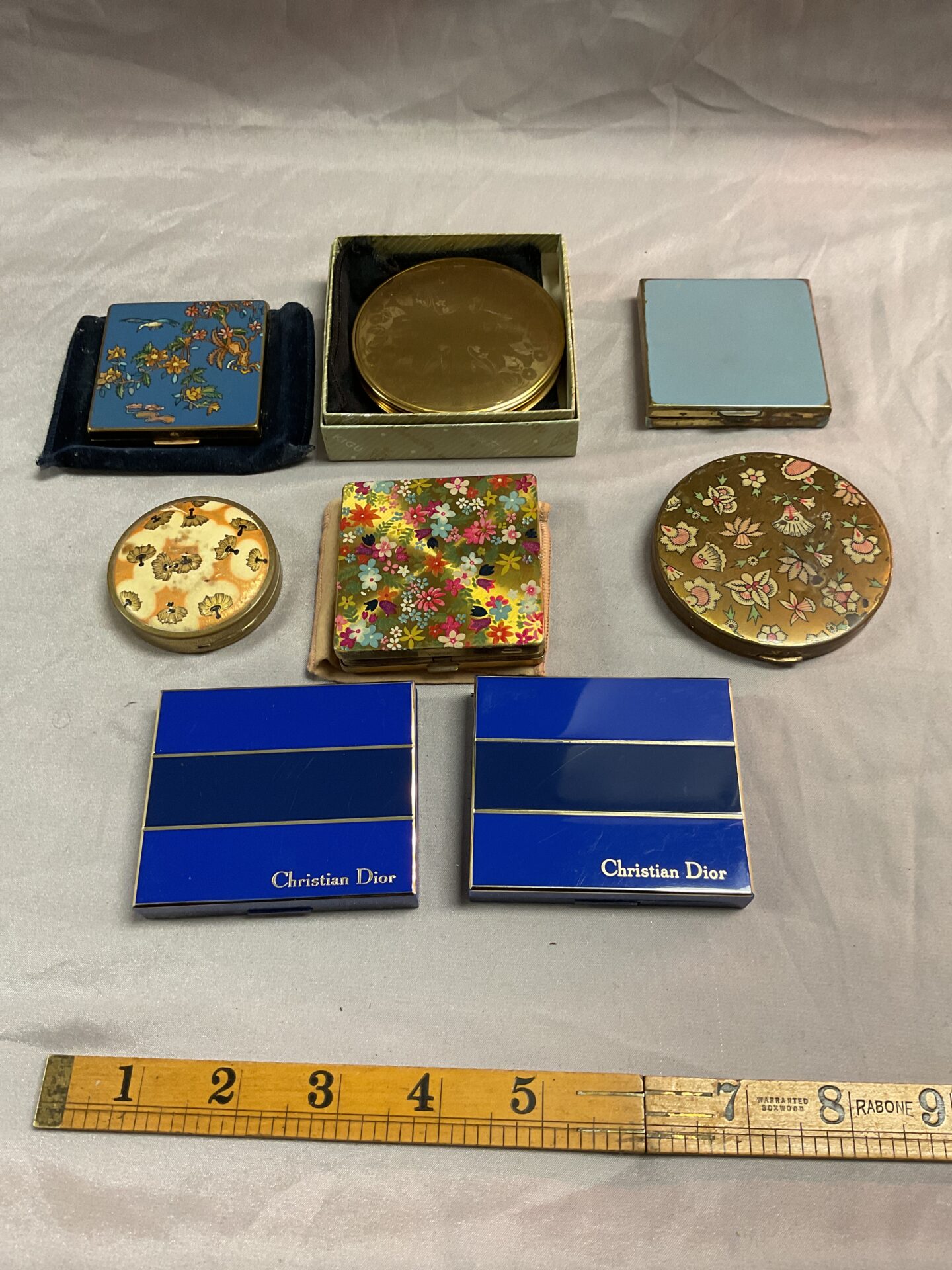 952 Eight vintage compacts inc Christian Dior,coty, kigu and vogue