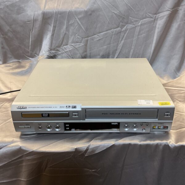 Sanyo HV-DX1 DVD VHS combo player, vintage retro home entertainment.