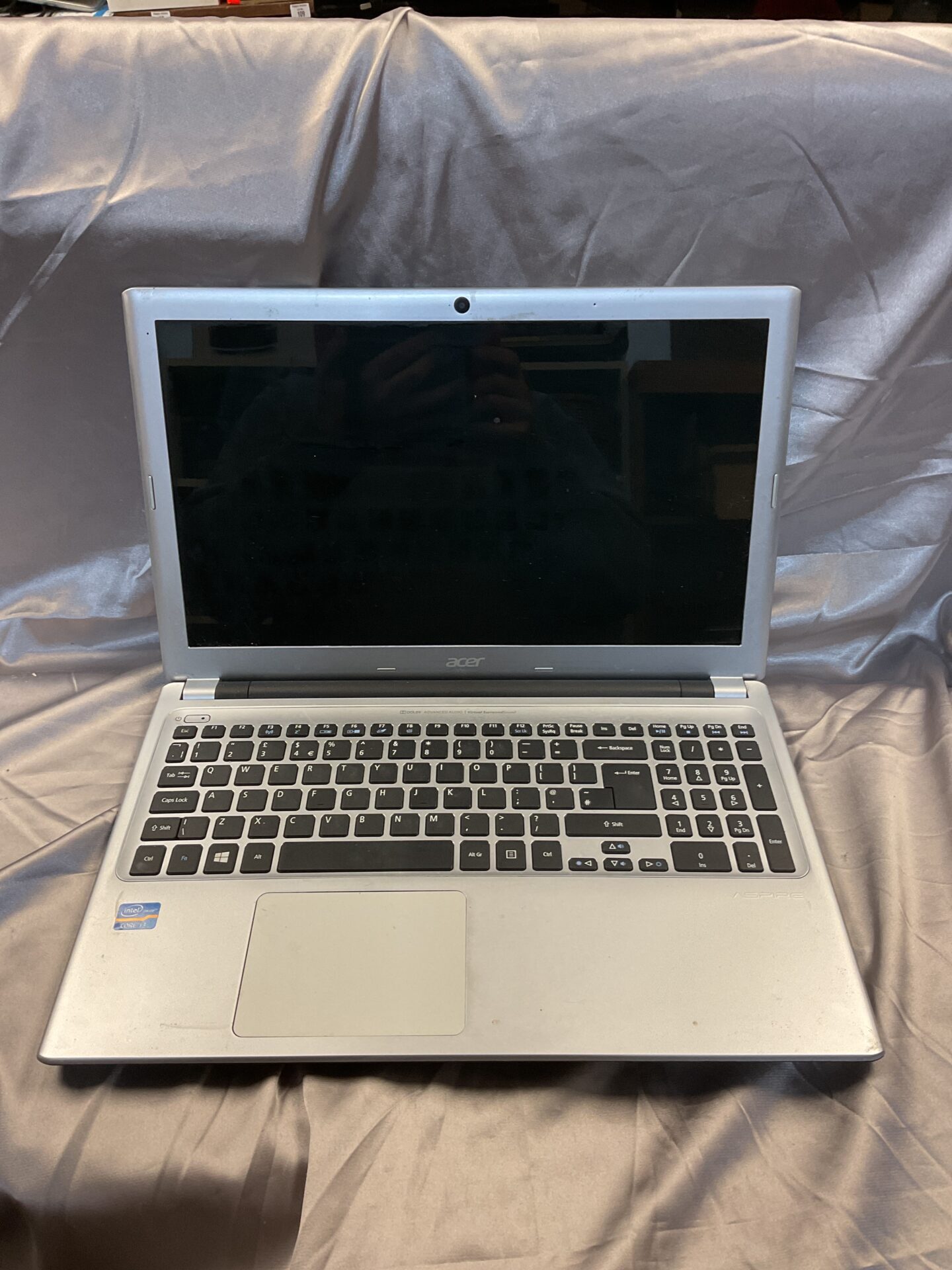249 Acer aspire intel i3 laptop no charger