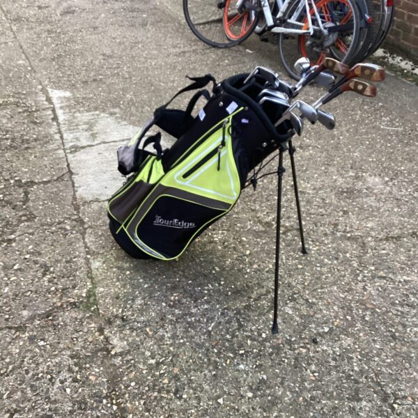 Mizuno Blade golf clubs set with bag, ideal for golfers.